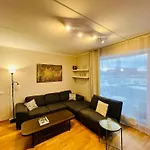 Spacious & Modern 1 Bedroom Near Lauluvaeljak- Appartement