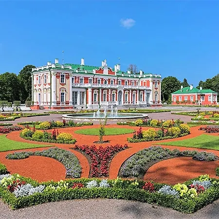 Spacious & Modern 1 Bedroom Near Lauluvaeljak- Apartament