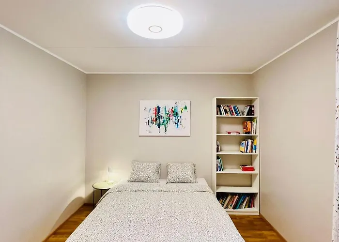 Spacious & Modern 1 Bedroom Near Lauluvaeljak- Apartament