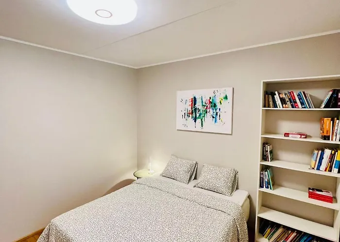 Spacious & Modern 1 Bedroom Near Lauluvaeljak- * Reval