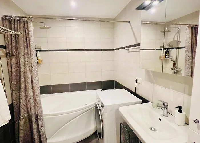 Spacious & Modern 1 Bedroom Near Lauluvaeljak- Apartment *