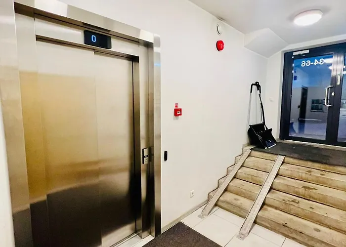 Apartment Spacious & Modern 1 Bedroom Near Lauluvaeljak- *