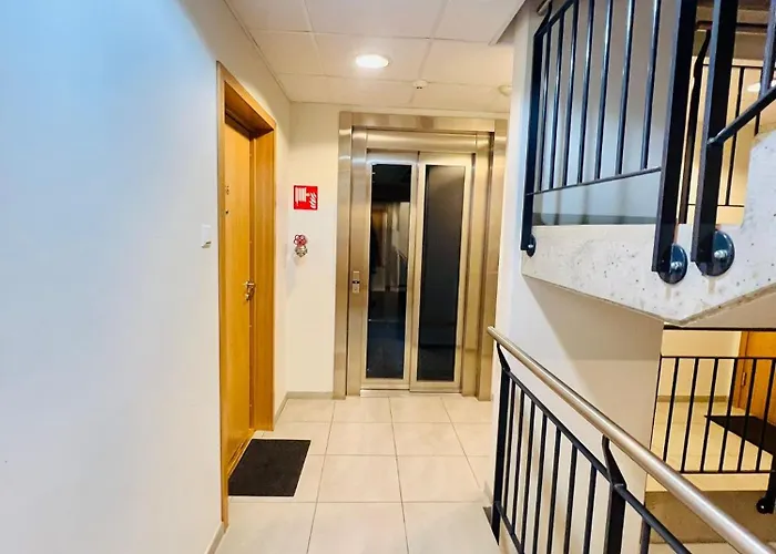 Apartment Spacious & Modern 1 Bedroom Near Lauluvaeljak- Reval