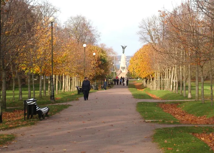 Spacious & Modern 1 Bedroom Near Lauluvaeljak- *